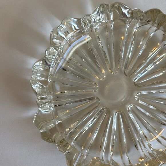 Vintage Hazel Atlas Fluted Clear Glass Round Ashtray 4” - Picture 7 of 7